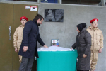 В Избербаше открыли мемориальную доску памяти участника специальной военной операции, кавалера ордена Мужества