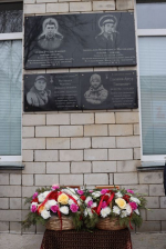 В Избербаше в нескольких школах открыли мемориальные доски погибшим героям СВО