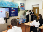 В школах Избербаша продолжают открываться Парты Героев
