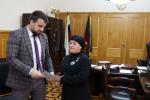 Глава Избербаша вручил документы на земельные участки семьям участников СВО