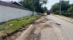 По просьбам избербашцев благоустраивается  автодорога рядом с детским садом и специальной коррекционной школой для слабовидящих