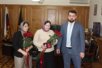 Глава Избербаша вручил родным участников СВО государственные награды