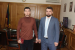 Глава Избербаша вручил родным участников СВО государственные награды